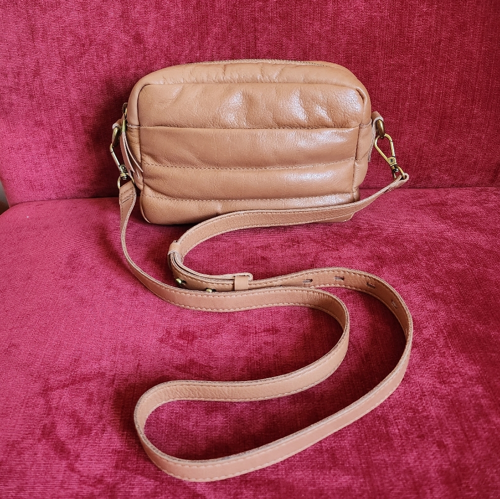 Madewell The Transport Leather Camera Bag: Puff Edition (EUC)